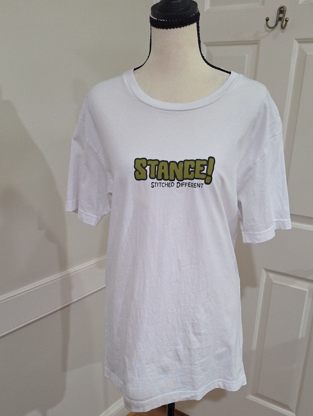 Stance Scooby-Doo's Snackin Scoobs Graphic T-Shirt - Size M